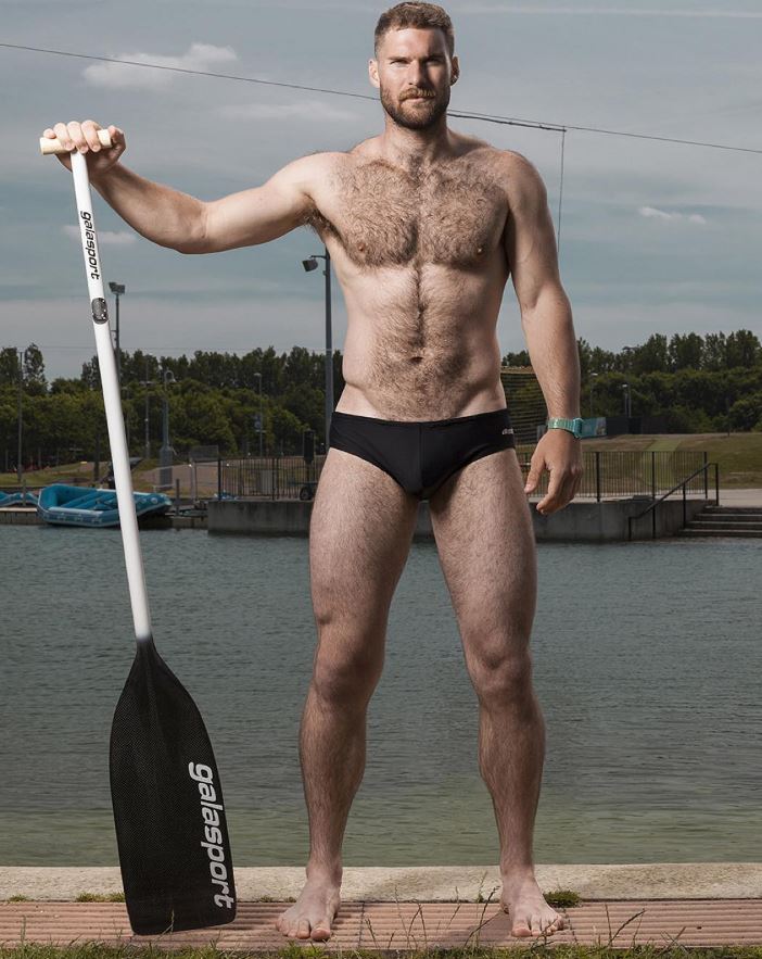El atleta Matt Lister se desnuda sin complejos