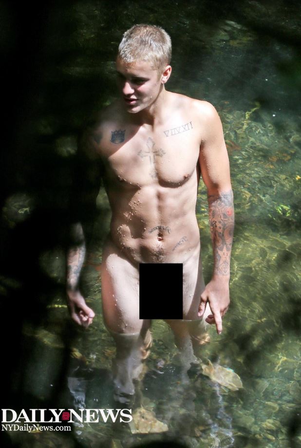 Justin Bieber pillado desnudo en la isla de Hawái