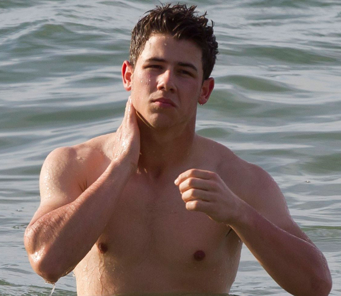 Nick Jonas se pone en forma