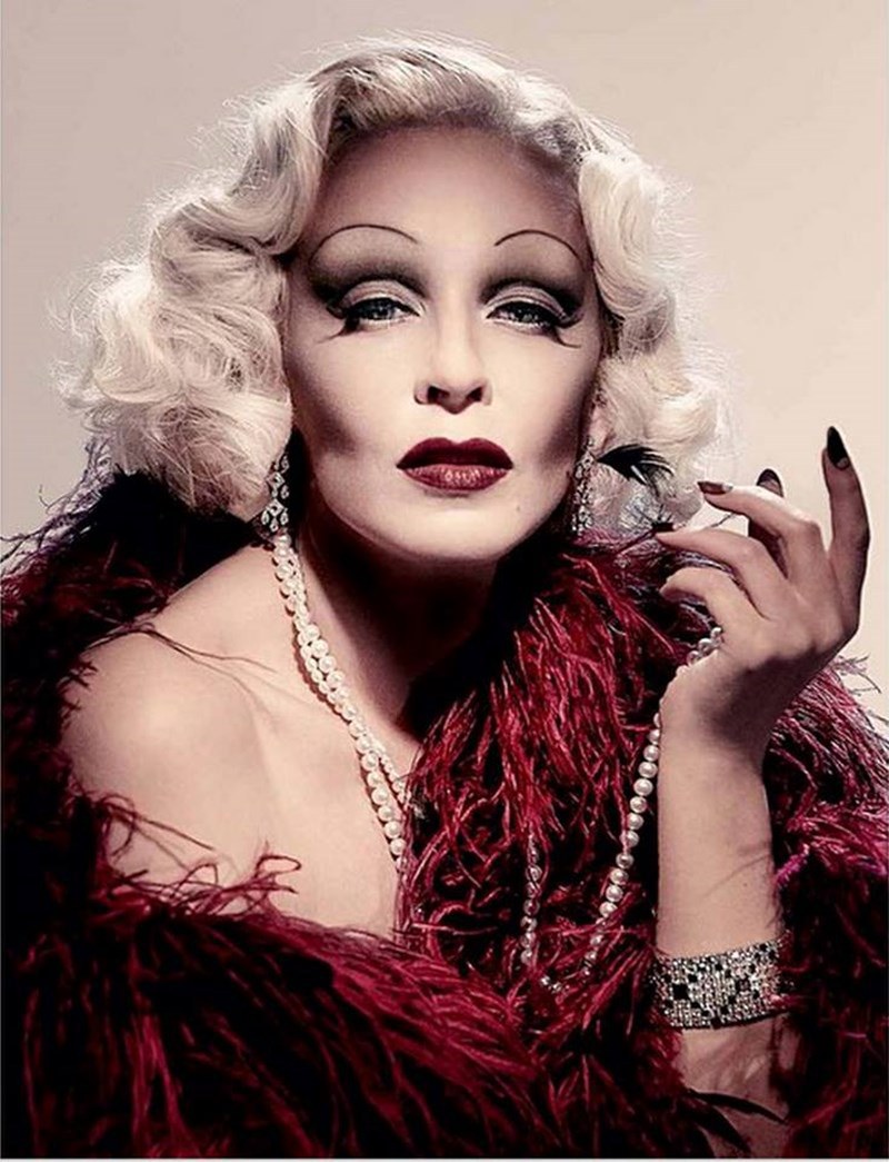 ¿Qué diva gay hay detrás de esta Marlene Dietrich?