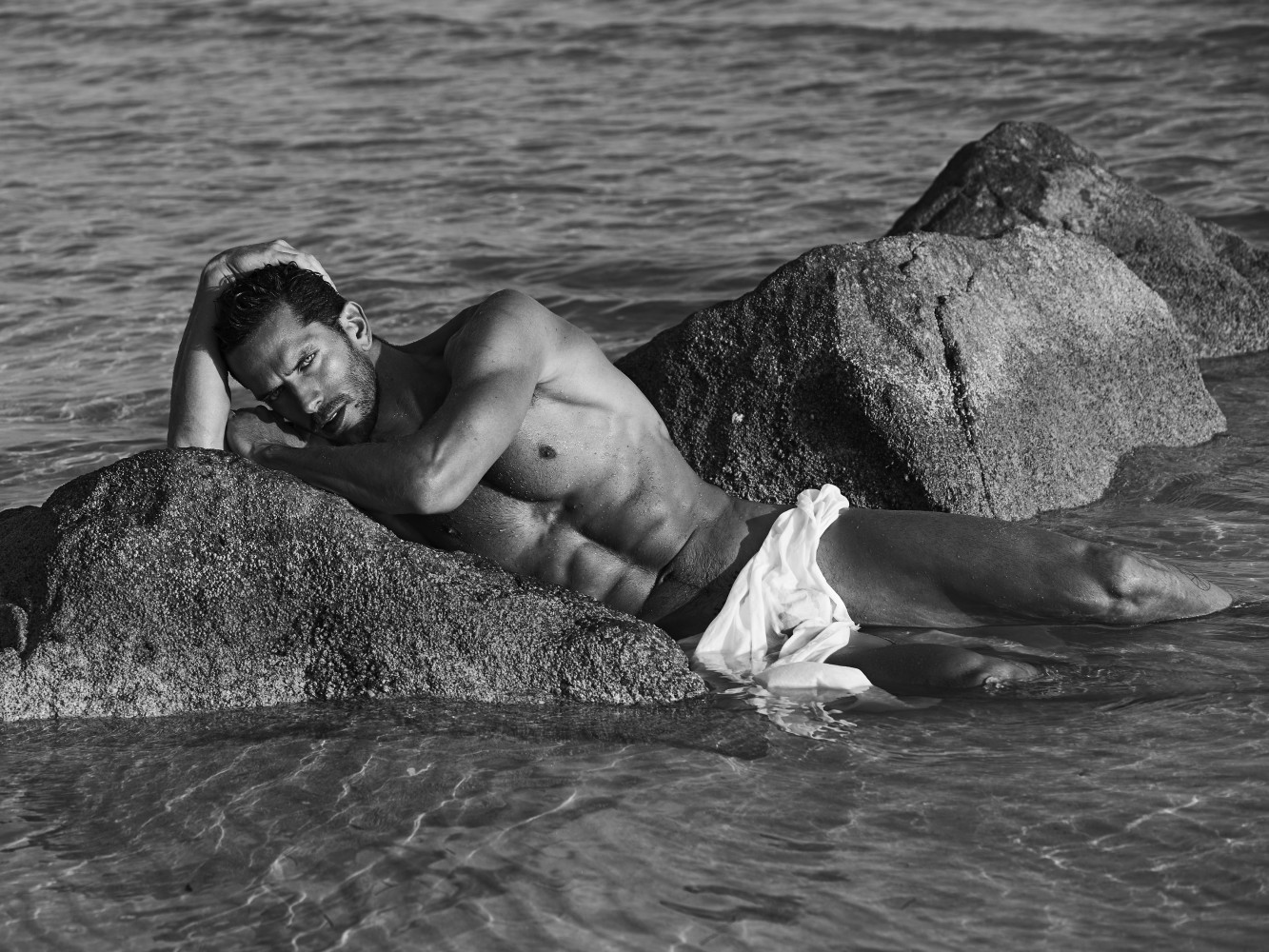 El modelo Oliver Baggerman saca su lado más sexy