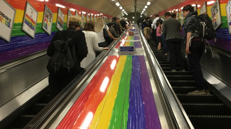 El metro de Londres se suma al apoyo del lenguaje inclusivo