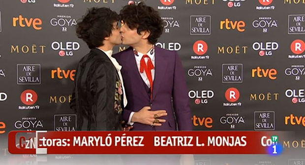 ‘Corazón’ termina la emisión del Día de San Valentín con dos besos gays