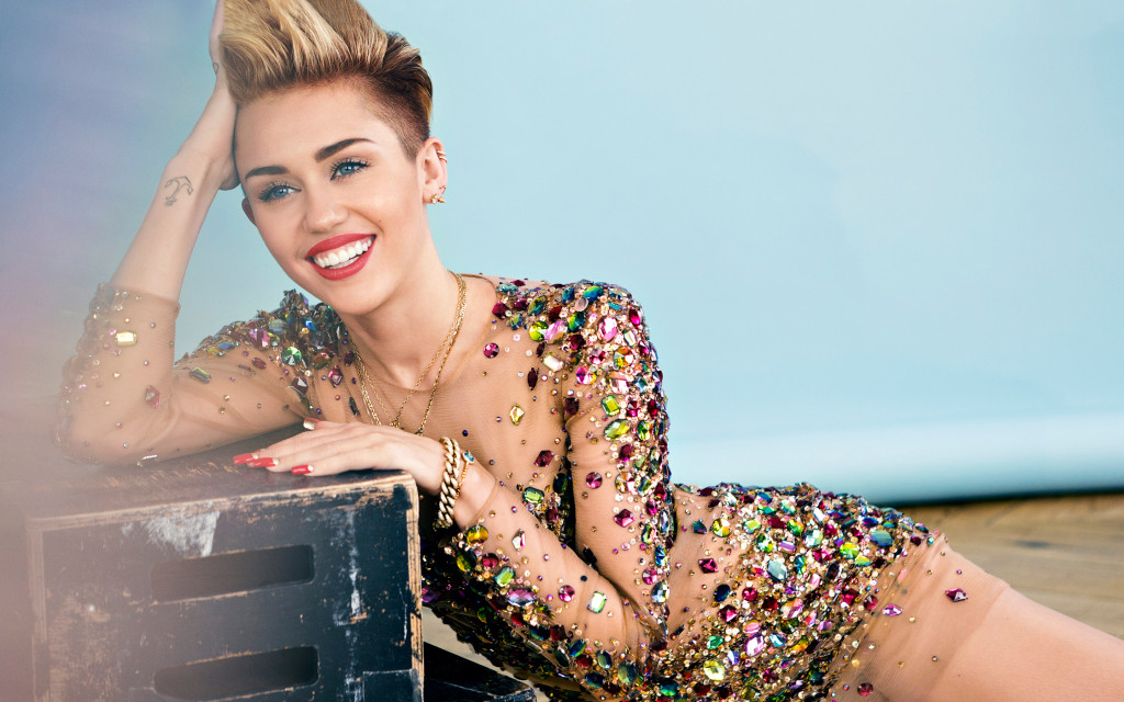 Miley Cyrus cumple 23 controvertidos años