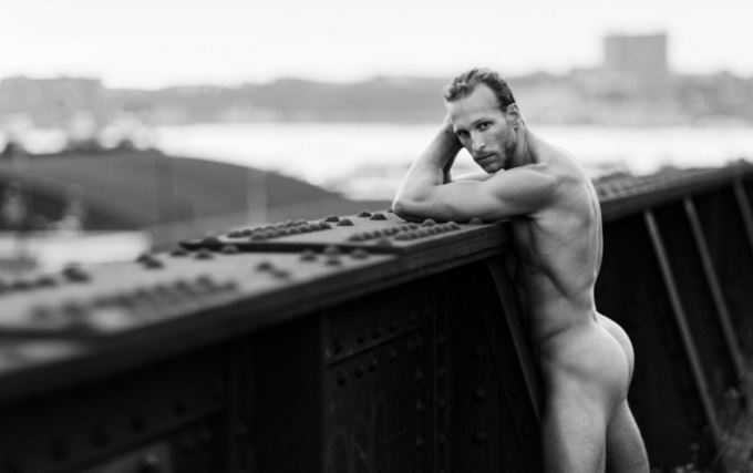 Los chulazos de Kevin McDermott en High Line Nudes