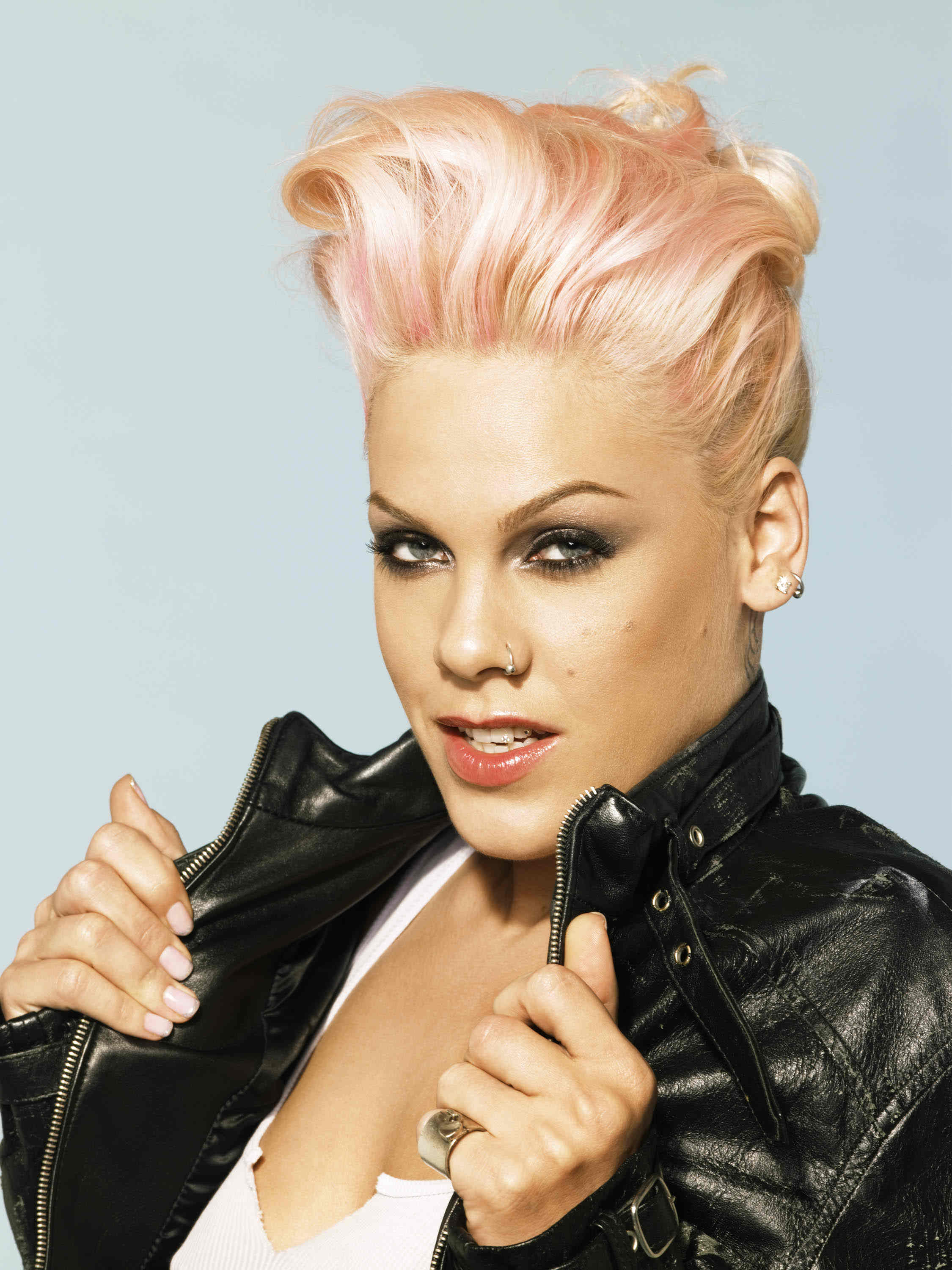 P!NK lanza nuevo single, ‘Just like fire’