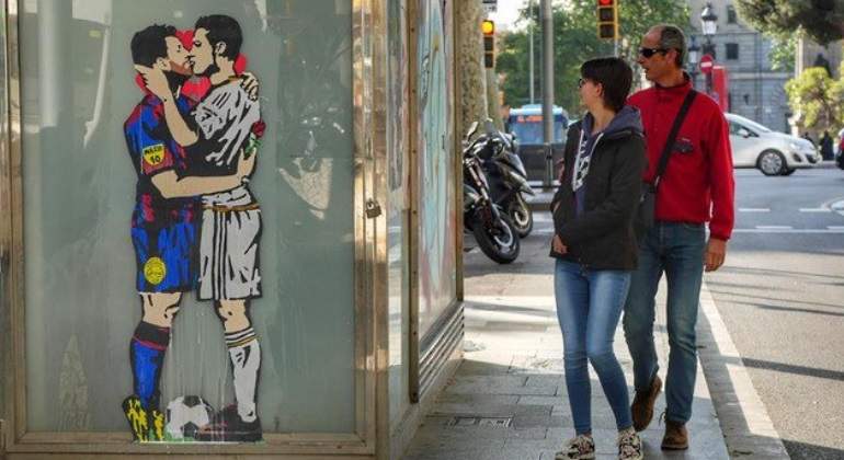 El “beso gay” de Cristiano Ronaldo y Messi del que todos hablan