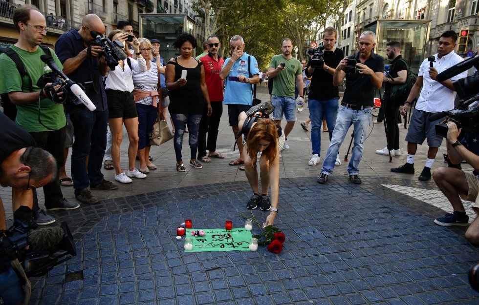 “No tenemos miedo”: Concentración por el atentado de Barcelona