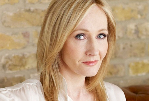 J.K. Rowling se defiende de un fan homófobo