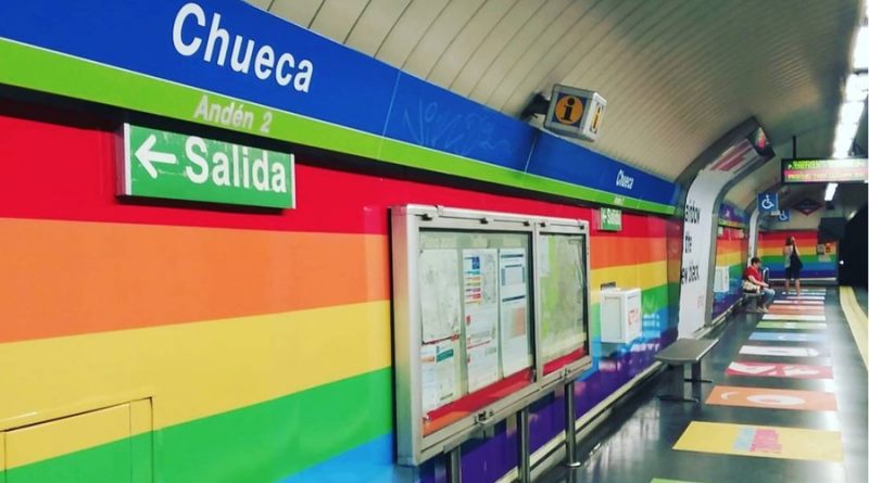La bandera LGTB desaparece del metro de Chueca