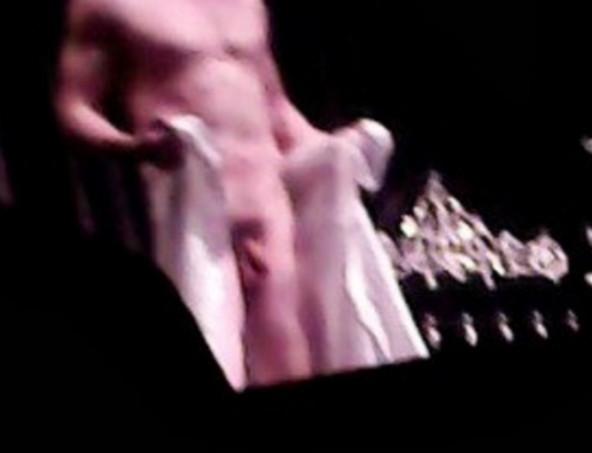 Filtran fotos del desnudo integral de Ben Hardy