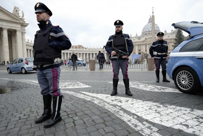La policía interrumpe una orgía gay con drogas en el Vaticano