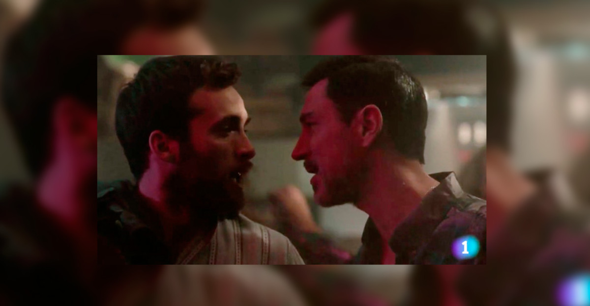 Guiño gay en ‘Cuéntame’: ‘George Michael’ tontea con Carlos Alcántara