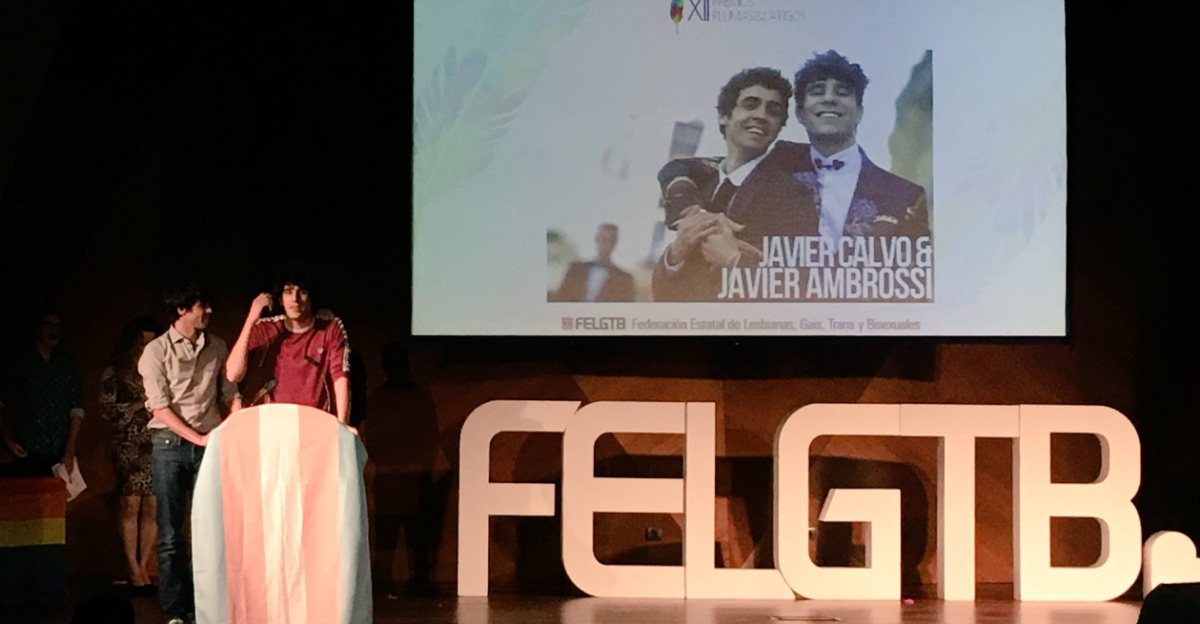 La FELGTB entrega un año más sus premios 'Plumas y Látigos'