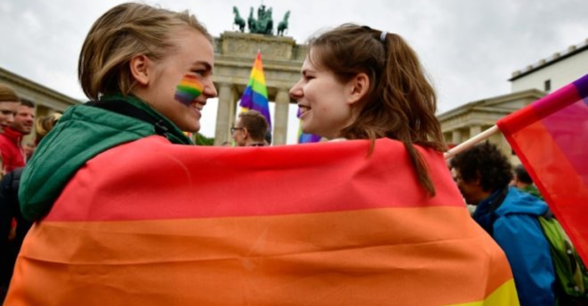 La UE por fin admite los mismos derechos de residencia a los matrimonios homosexuales