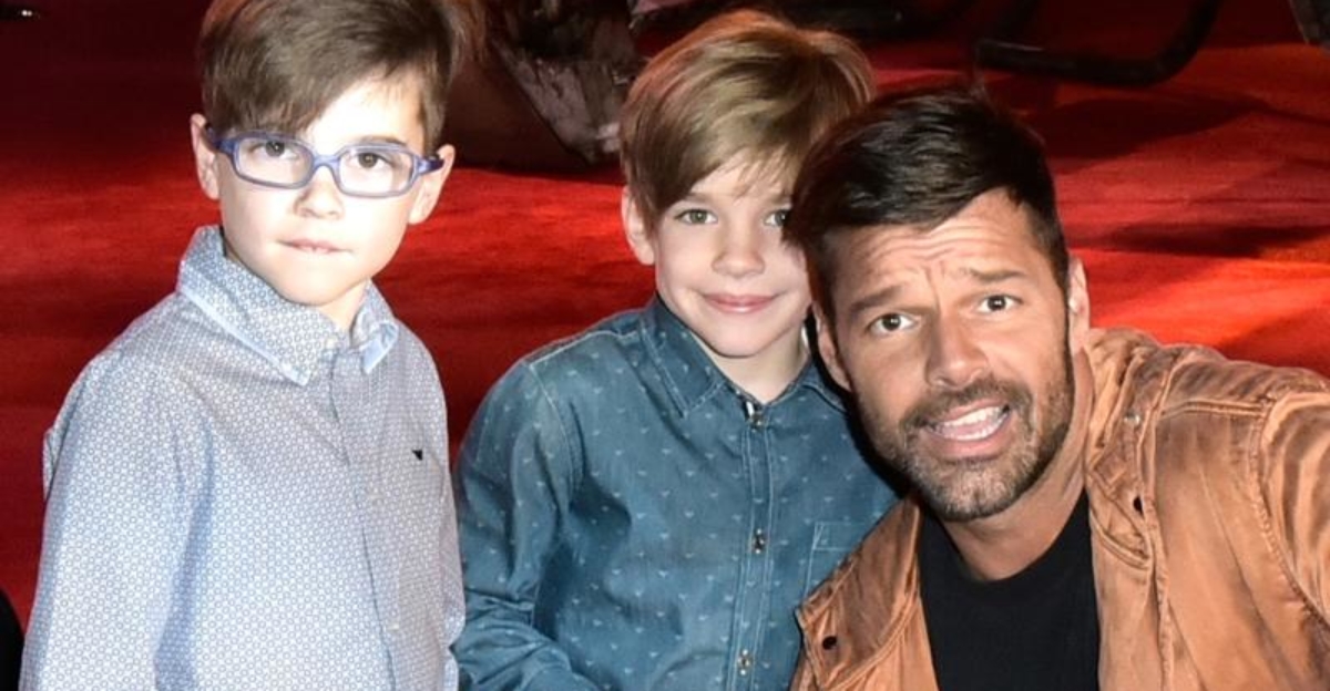 Nuevo caso de homofobia: Ricky Martin, acusado de pedófilo por un vídeo en la cama con sus hijos