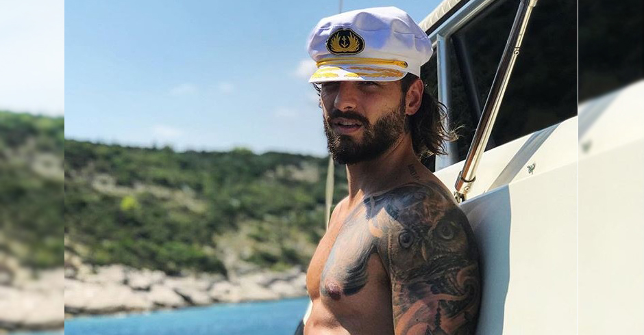 El sexy marinero Maluma, dispuesto a alegrarnos el verano (y lo consigue)