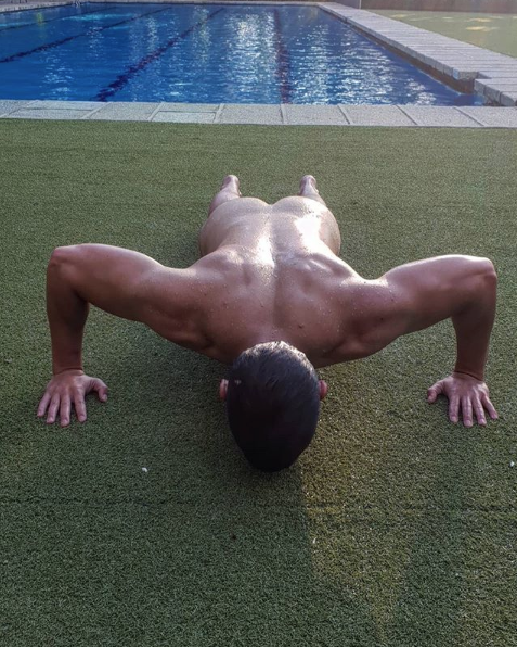 El desnudo integral de Miguel Herrán ('La casa de papel' y 'Élite') en Instagram