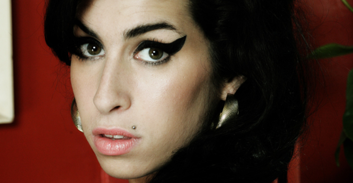 En el 40 aniversario de su nacimiento: "La historia de Amy Winehouse merecía ser contada"