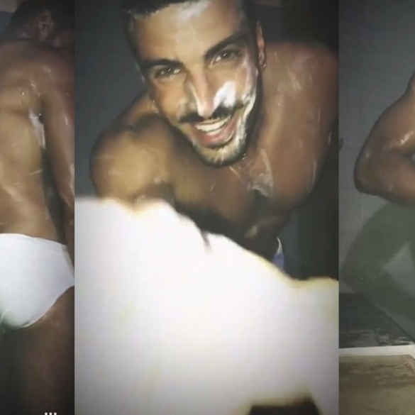 Mariano Di Vaio y su ducha sexy de buena mañana en Instagram