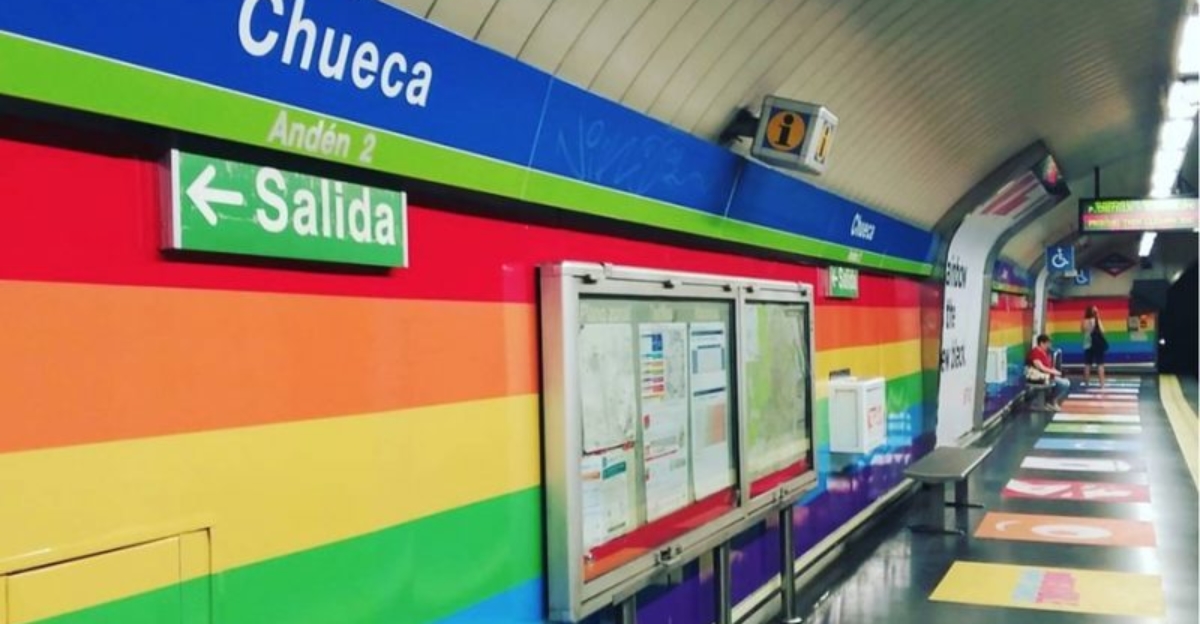 La estación de Chueca se volverá a teñir de arcoíris en su metro