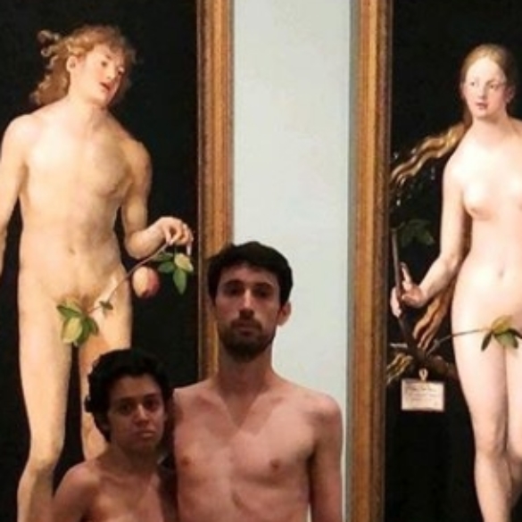 Una pareja se desnuda en el Museo del Prado a modo de performance