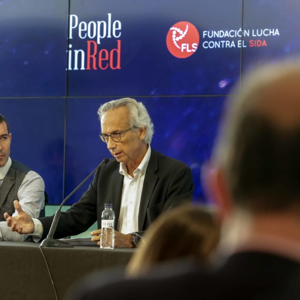 Jesús Vázquez y el doctor Clotet presentan la 'Gala People in Red' de la Fundación Lucha contra el Sida