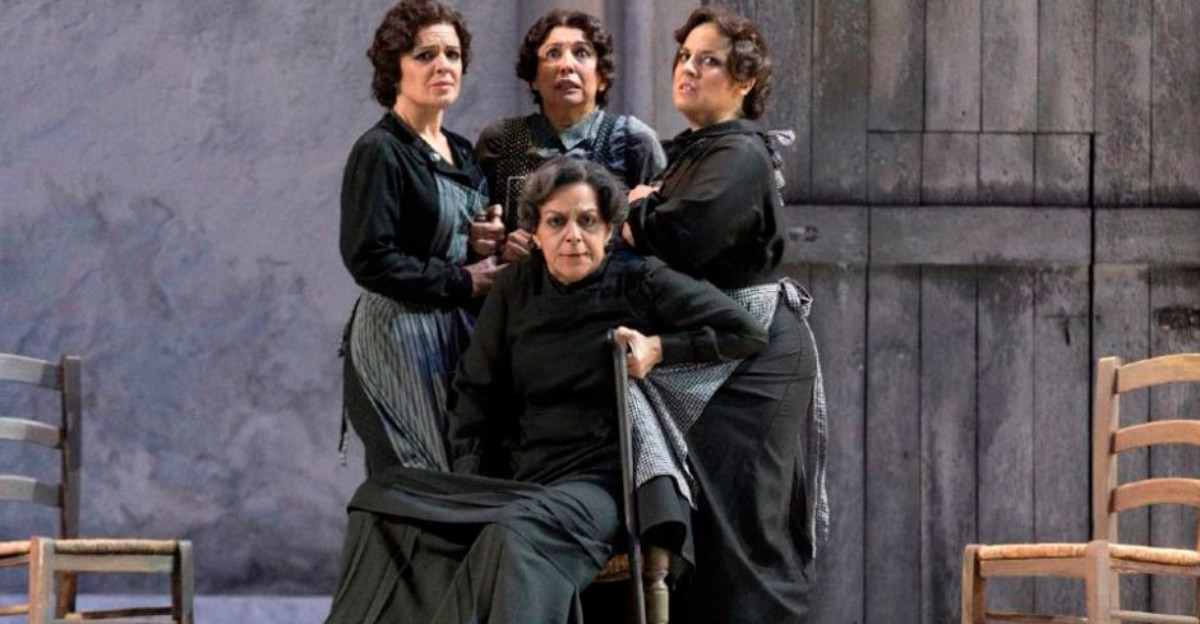 Crítica de ópera: Una rotunda y soberbia 'Bernarda Alba' en La Zarzuela