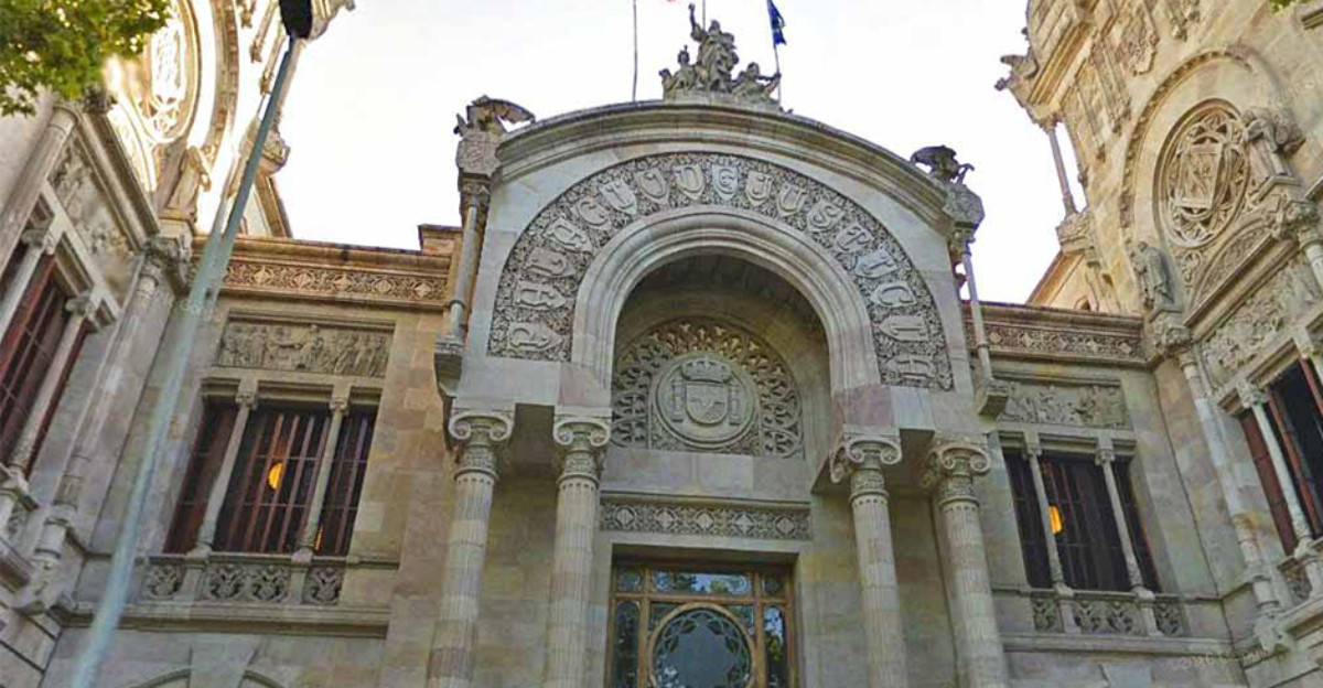 El Ayuntamiento de Barcelona se querella contra seis jueces que encarcelaron a homosexuales en el franquismo