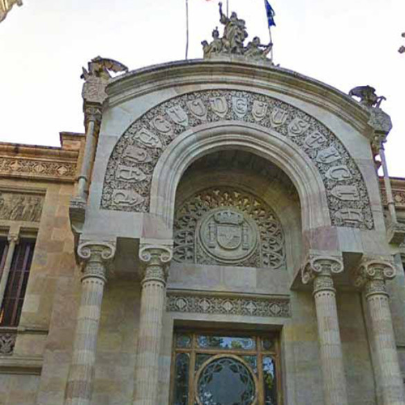 El Ayuntamiento de Barcelona se querella contra seis jueces que encarcelaron a homosexuales en el franquismo