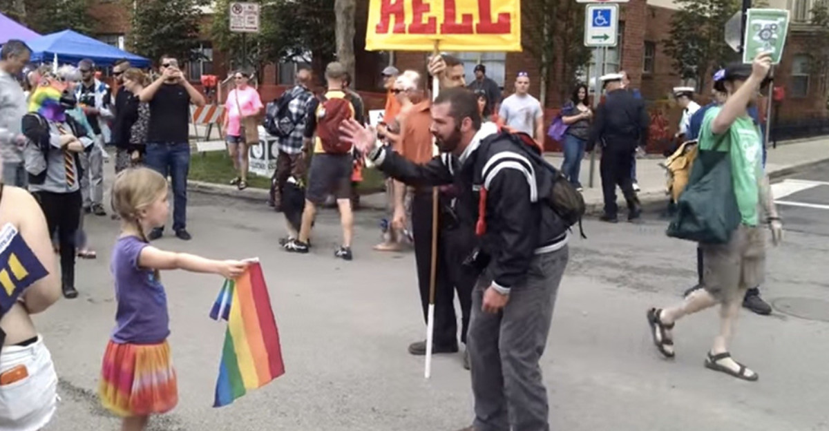 ¿Por qué a los 'señoros gays' el activismo moderno les parece una 'mariconez'?