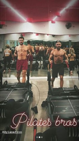 ¿Qué trama Zac Efron todo el día desnudo en Instagram?