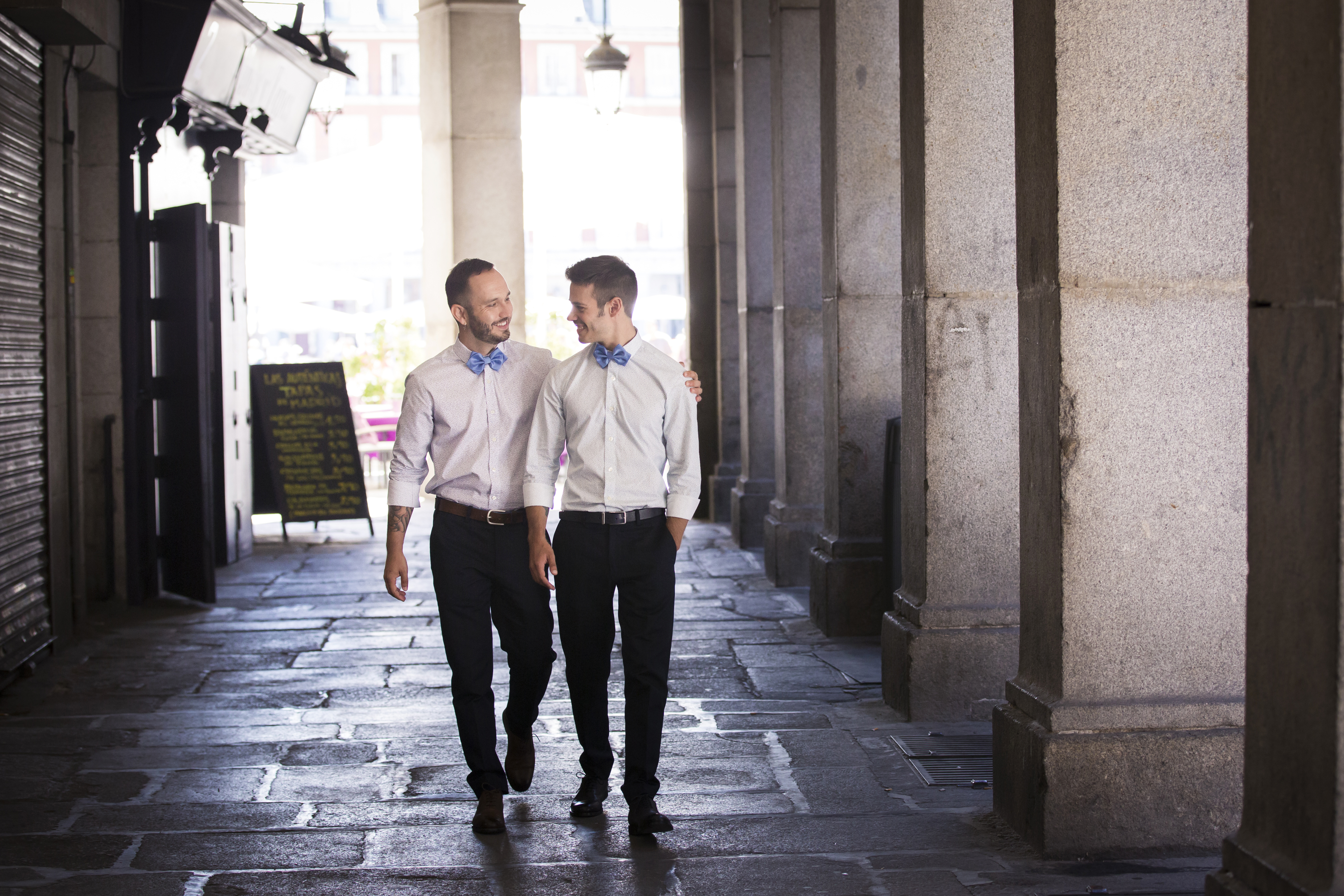 Bodas gays por San Valentín: Dos Bigotes en la Plaza Mayor de Madrid