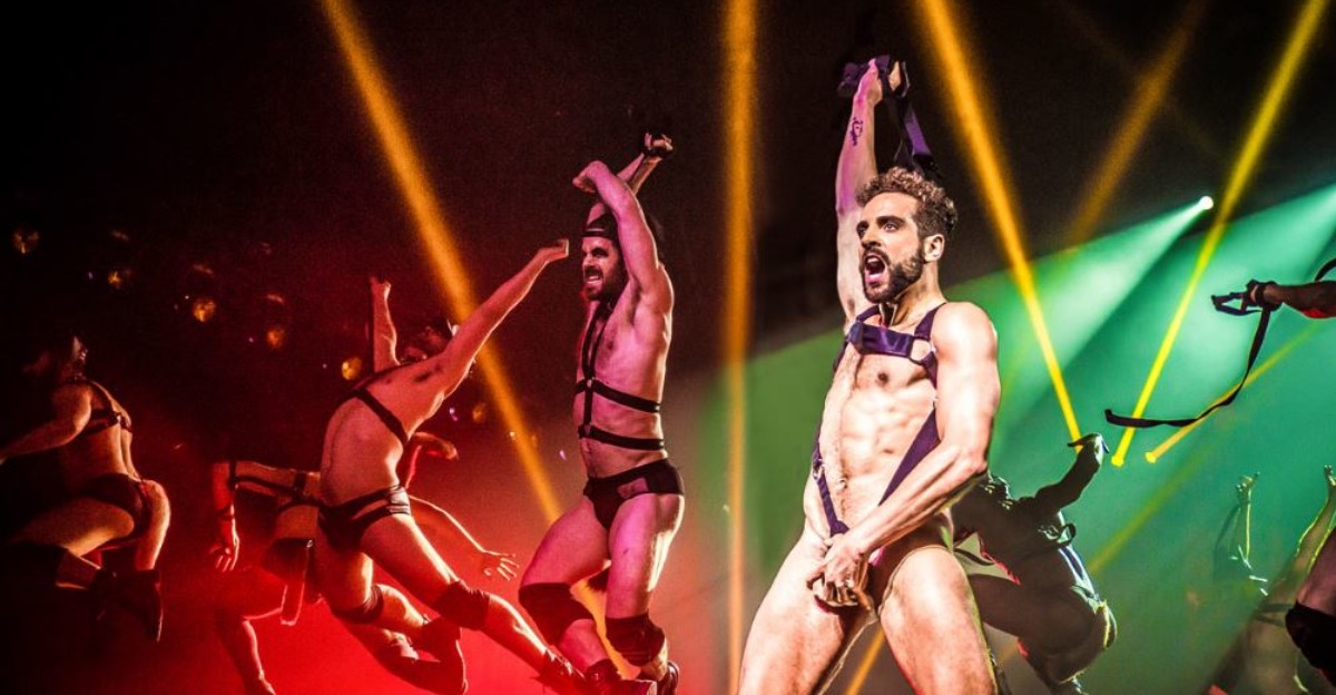 'Broadway Bares': bailarines en suspensorio se desnudan contra el sida