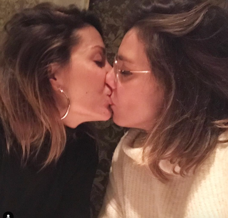 El apasionado (y maravilloso) beso de Sandra Barneda y Nagore Robles por la visibilidad lésbica