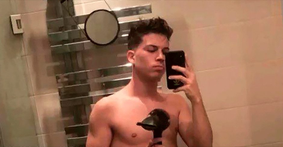Raoul (OT 2017) publica por error una foto casi desnudo en la ducha