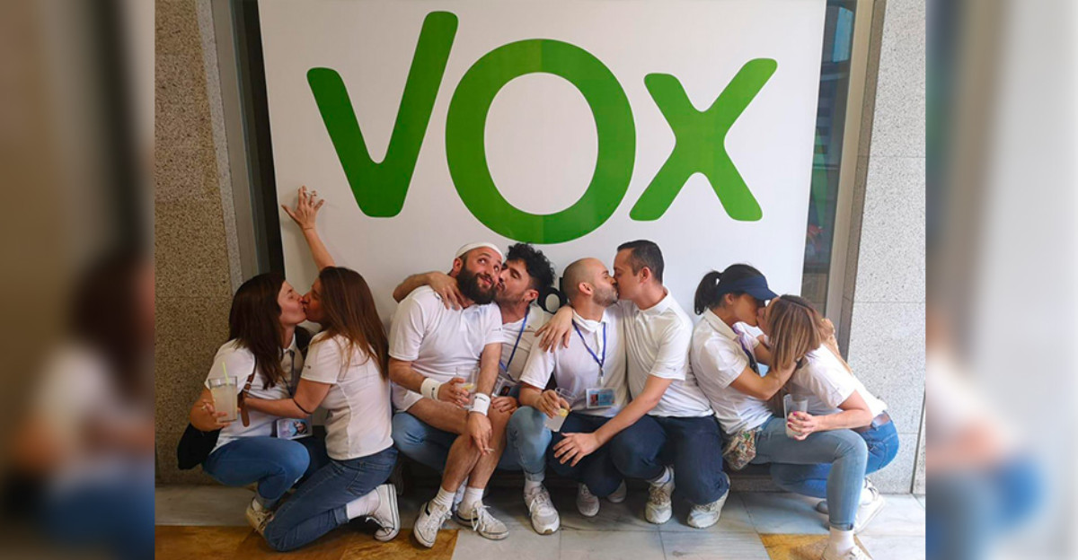 La historia detrás de la foto viral contra la homofobia de Vox