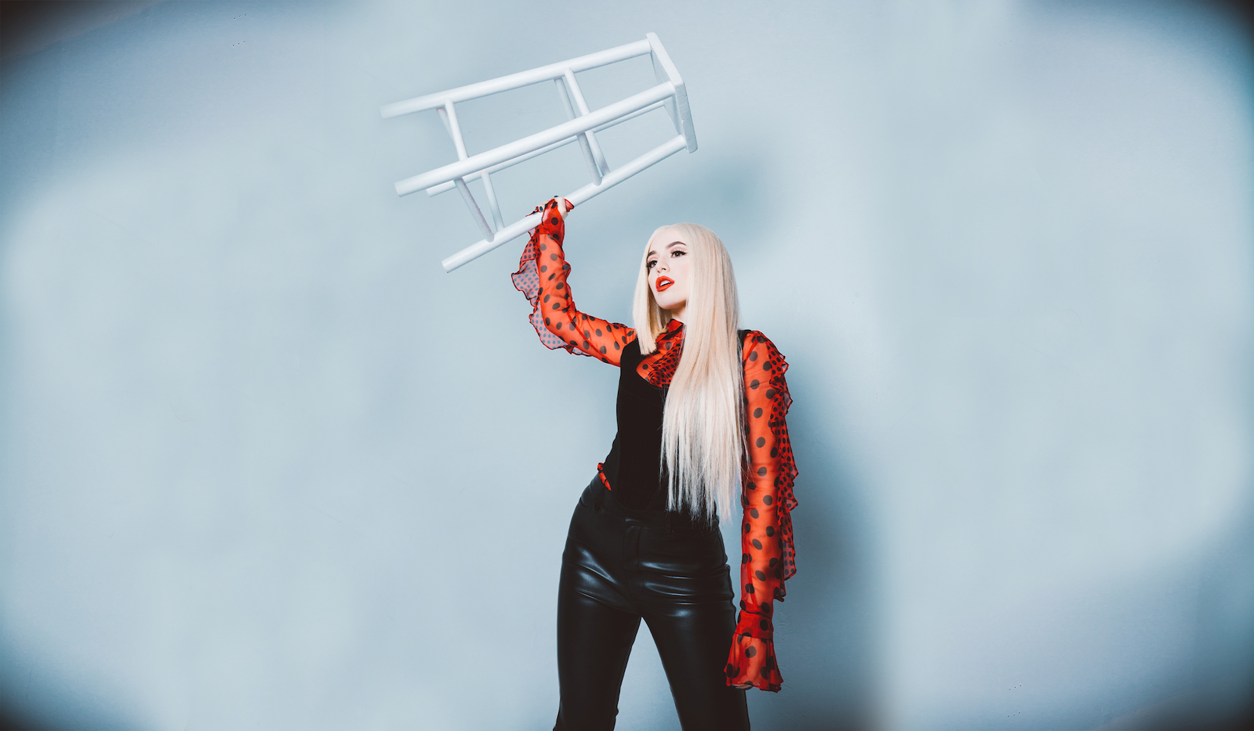 Ava Max профиль