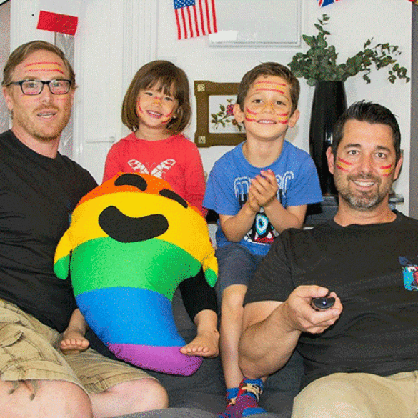 Una familia homoparental da las gracias a Vox por Gaysper