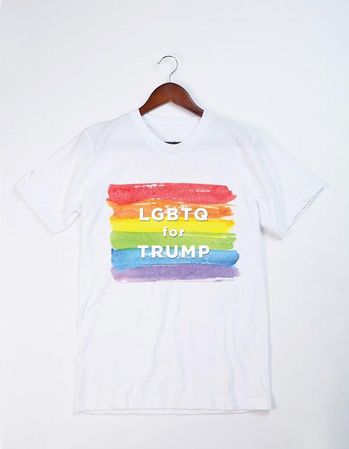 Confusión con unas camisetas que piden el voto LGTBI para Trump