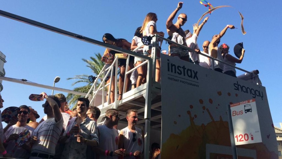 La carroza Instax & Shangay arrasó en el Pride de Barcelona