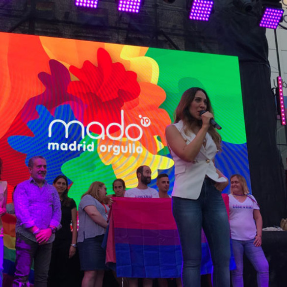 El impresionante pregón del Orgullo de Mónica Naranjo: cantó 'Sobreviviré' a capela en la Plaza de Pedro Zerolo