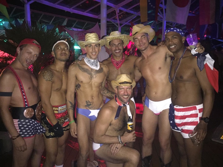 Chulazos toreros, mariachis, vaqueros… un 'mar de naciones' en el crucero gay Atlantis