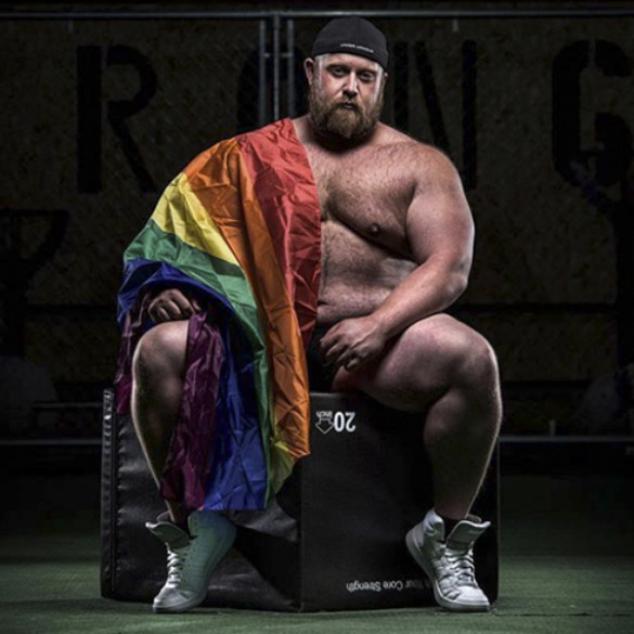 Las fotos reivindicativas del 'Gran Oso' gay que no te puedes perder