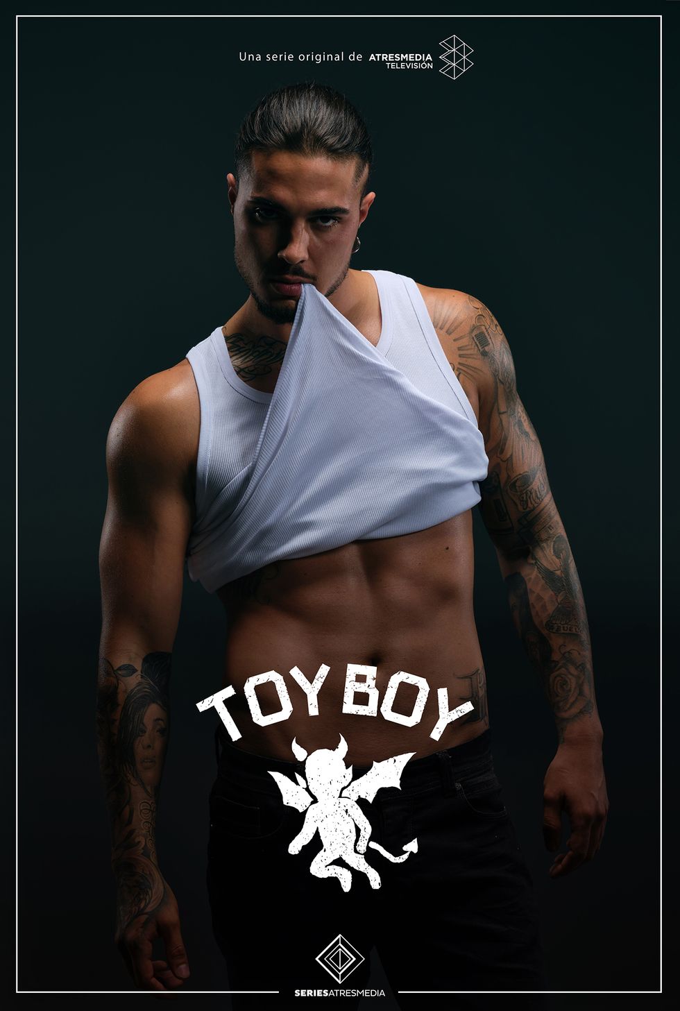 'Toy Boy' empieza a desnudar a sus chicos más sexys… Ahora por delante