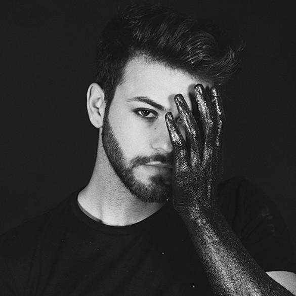 Agoney: "Hay quienes me abanderan en el colectivo LGTBI y otros que dicen que no soy nadie"