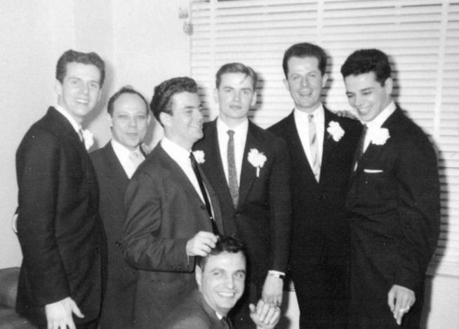 Las fotos de una boda gay secreta de 1957 de la que nadie sabe nada