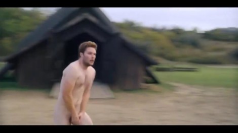 Actor de 'Transformers' hace un desnudo frontal en su nueva peli