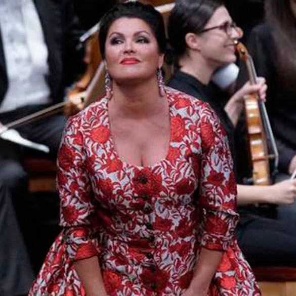 Anna Netrebko, la diva vuelve al Real con una orgía de Verdi (y saltan las alarmas del teatro)