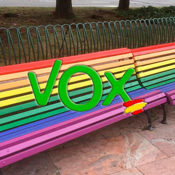 Convierten un banco arcoíris de León en un anuncio de Vox